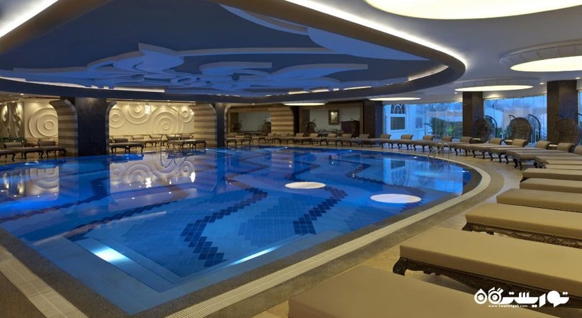 نمای استخر سرپوشیده